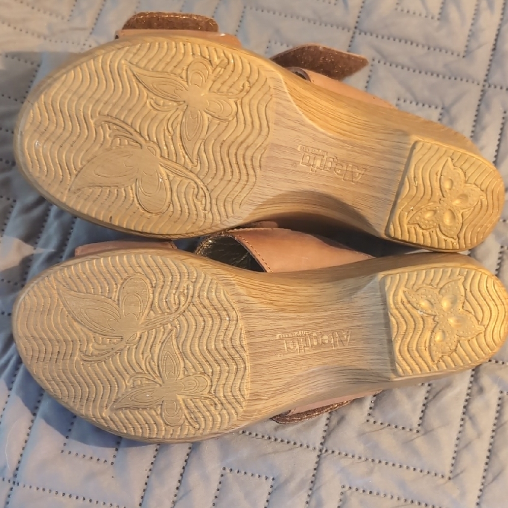 Allegria Women's Embroidered Floral Clogs Sandals Size 38 (US 8/8.5) - Picture 4 of 7